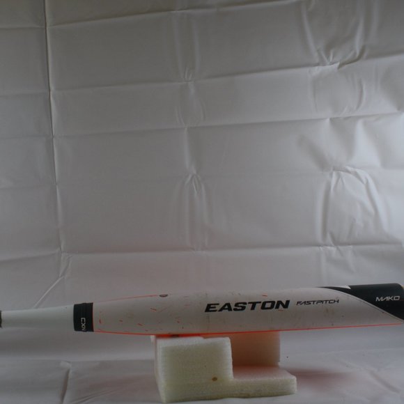 Easton MNKO Fastpitch Model FP14NK, 31 in long, 21 oz, 2 1/4 Dia. -10 - Picture 1 of 8